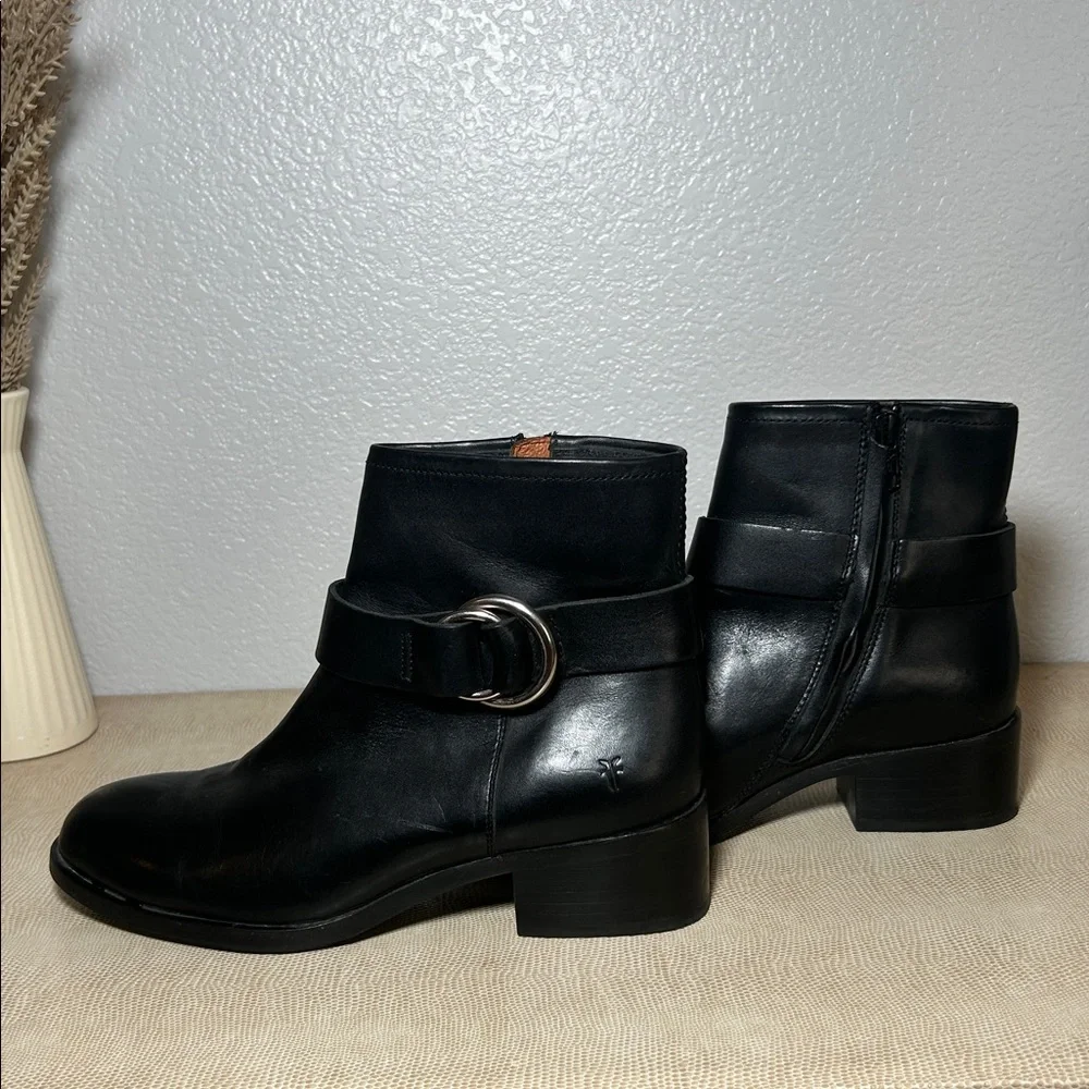 Frye Kristen Harness Short Boot Black Smooth Antique Pull Up 7 B MSRP $358